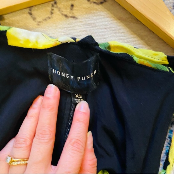 HONEY PUNCH Black Cut Out Lemon Print Off The Shoulder Mini Dress - Picture 8 of 8